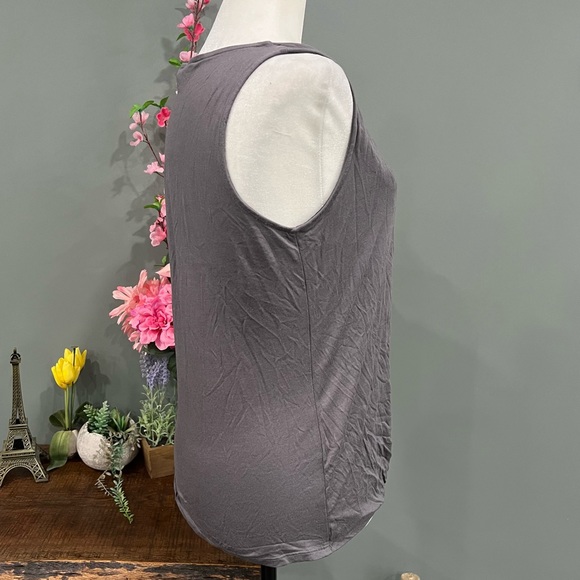 Banana Republic Sleeveless Top - Picture 8 of 14